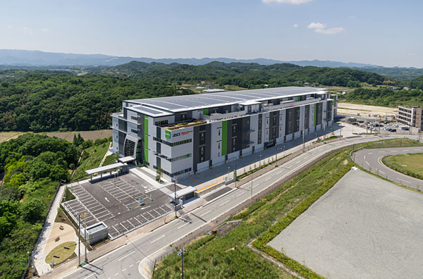 Kobe Logistics Center which began operations in August 2017 (Hyogo Prefecture)