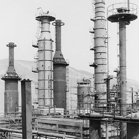 Petroleum refining plant (in Peru), for which both Marubeni and Japan Gasoline Company (current JGC Corporation) received orders in 1964