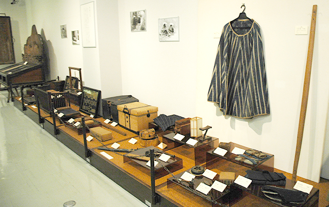 The museum also displays the Ohmi merchants’ peddling tools and relevant advertising signs.