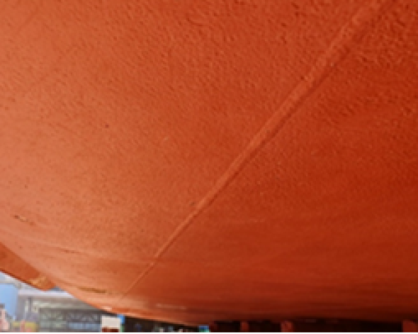 Ship bottom after approximately 24 months at sea with low-friction antifouling paint
